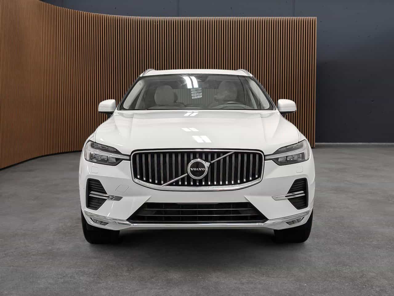 2023 Volvo XC60 Plus B6 - Image 2