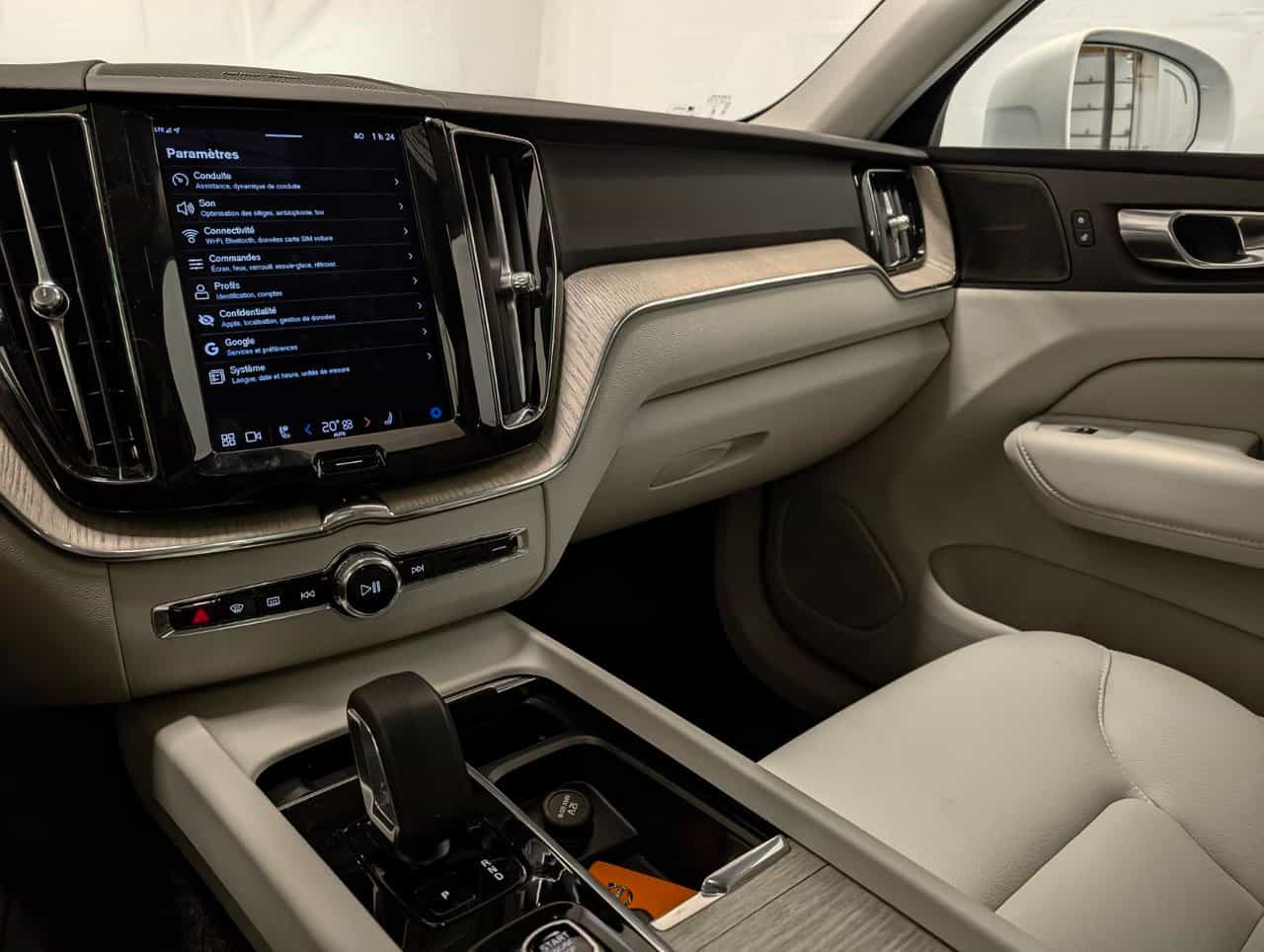 2023 Volvo XC60 Plus B6 - Image 14