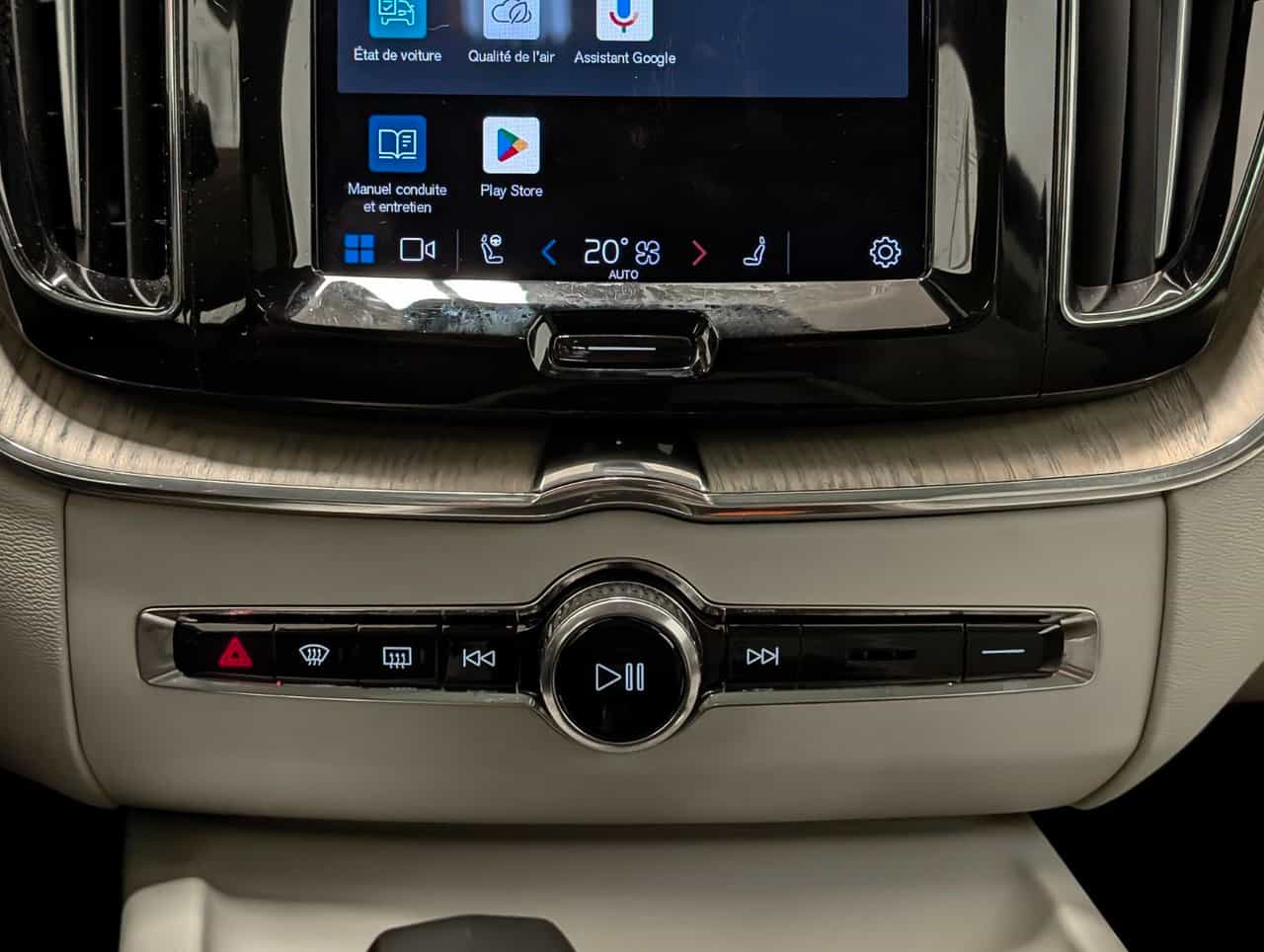 Image 17 Volvo XC60 Plus B6 2023