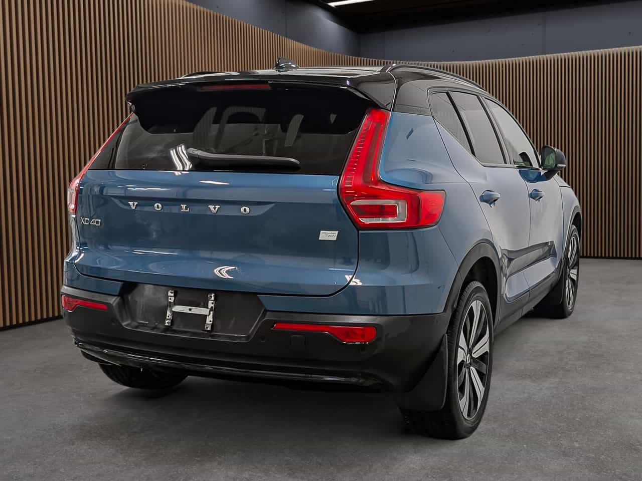 2023 Volvo XC40 Recharge Plus - Image 6