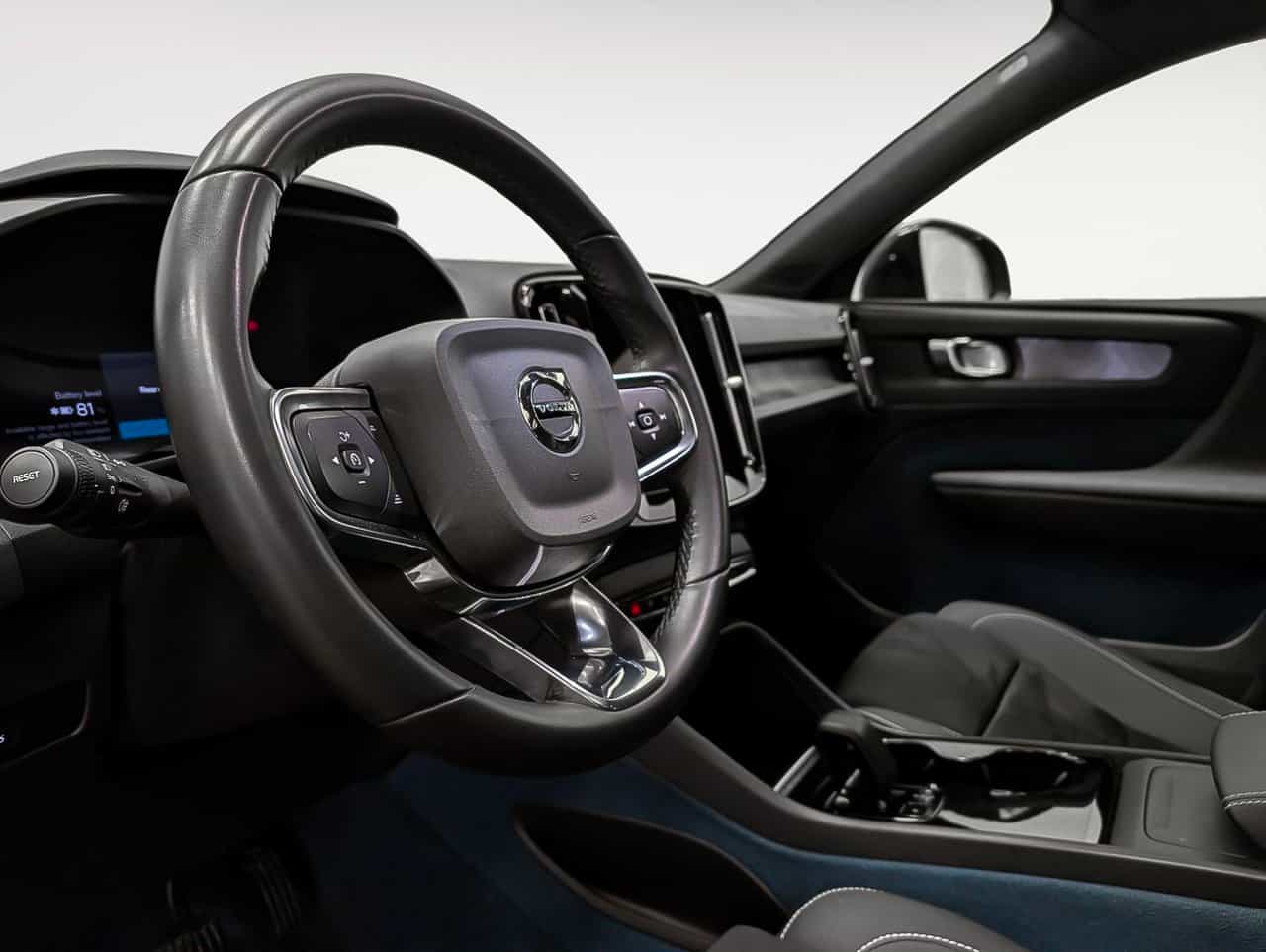 2023 Volvo XC40 Recharge Plus - Image 8