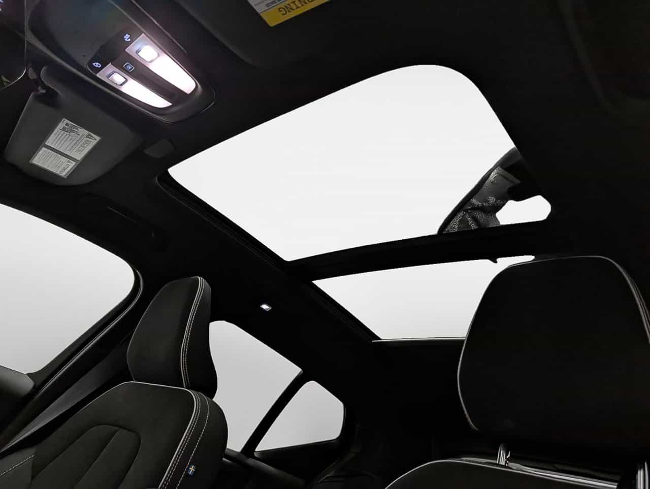 2023 Volvo XC40 Recharge Plus - Image 10