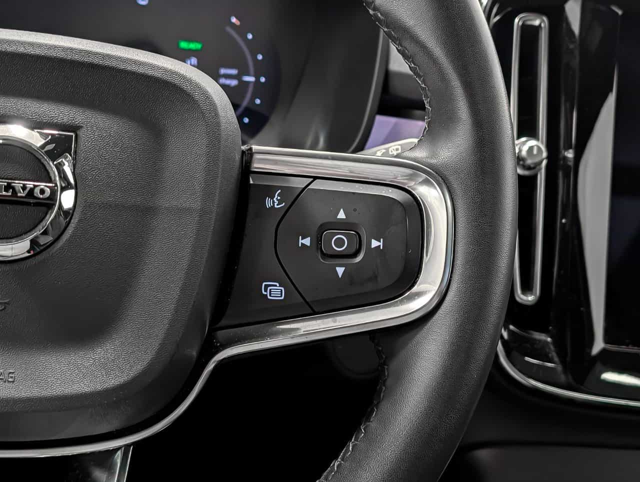 2023 Volvo XC40 Recharge Plus - Image 12