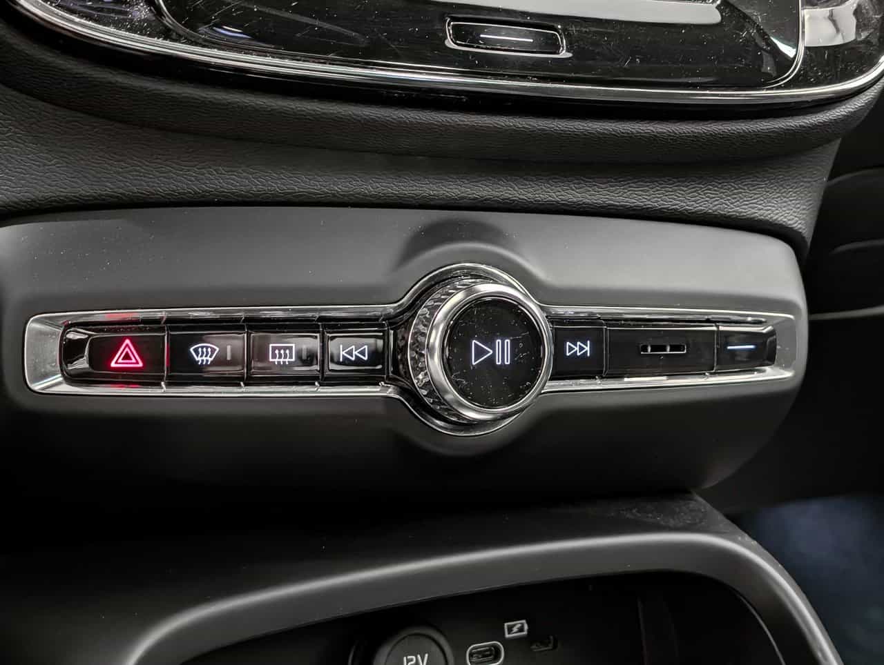 2023 Volvo XC40 Recharge Plus - Image 16