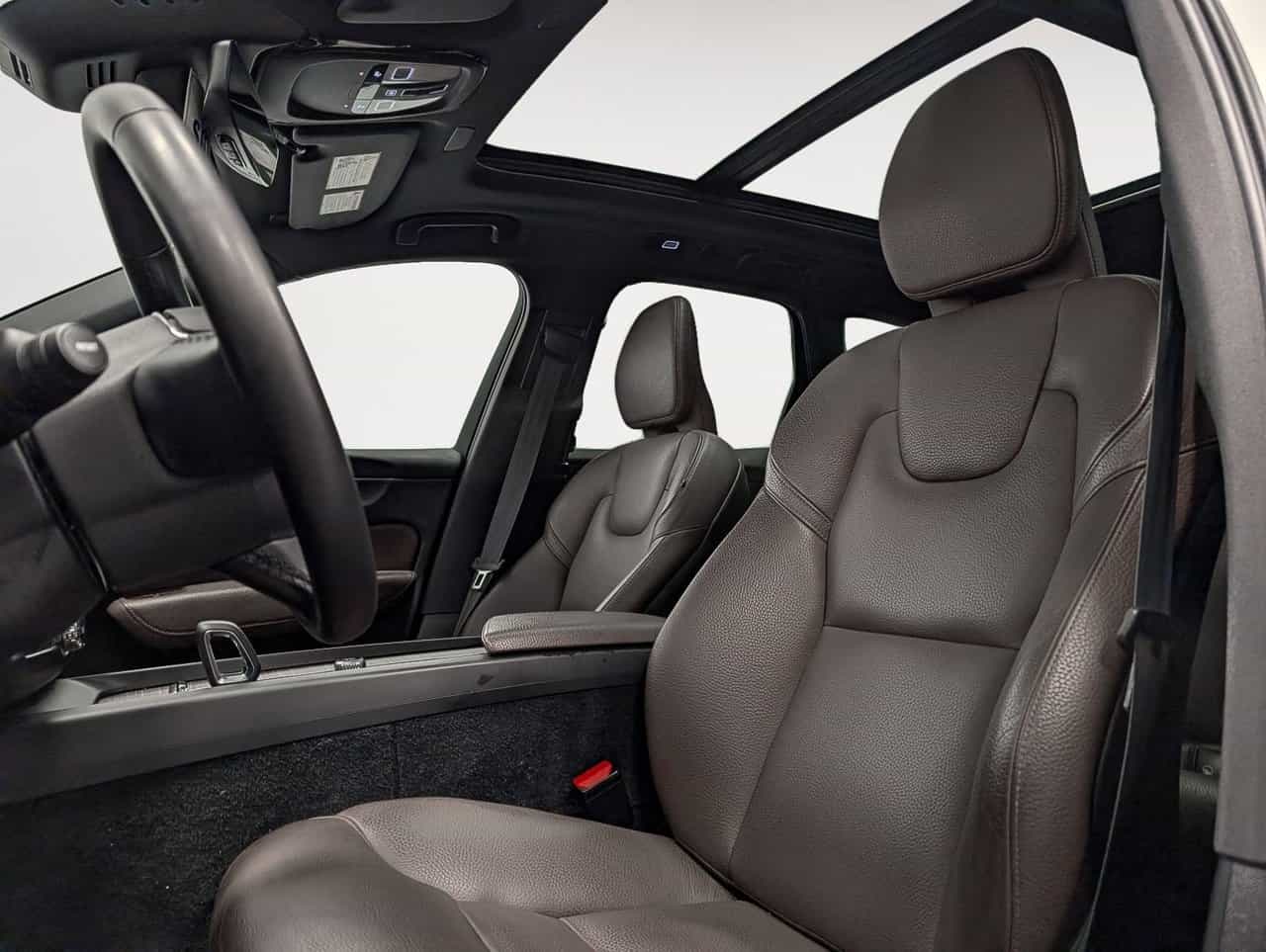 2022 Volvo XC60 Inscrptn Expr Rchrg - Image 9