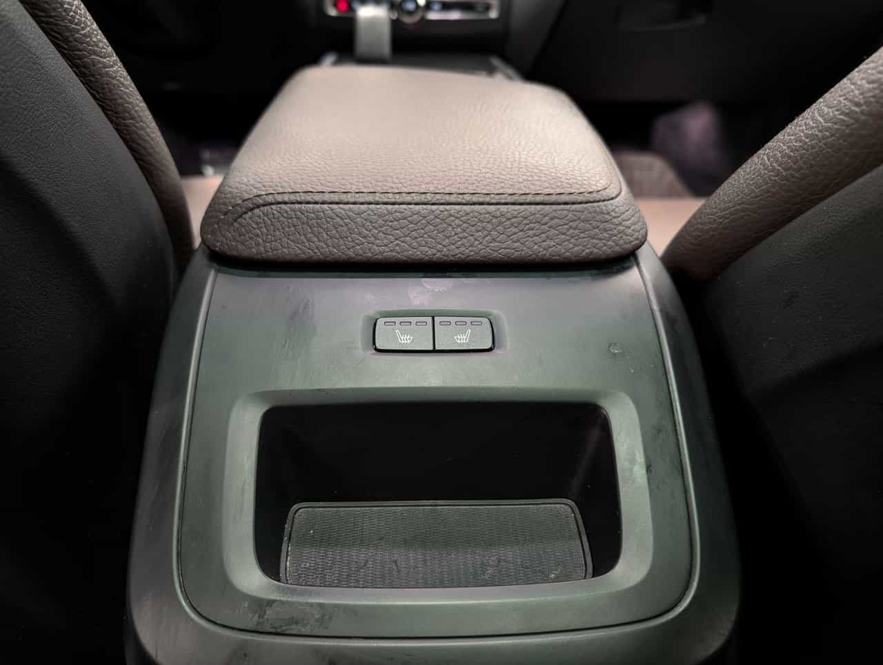 2022 Volvo XC60 Inscrptn Expr Rchrg - Image 12