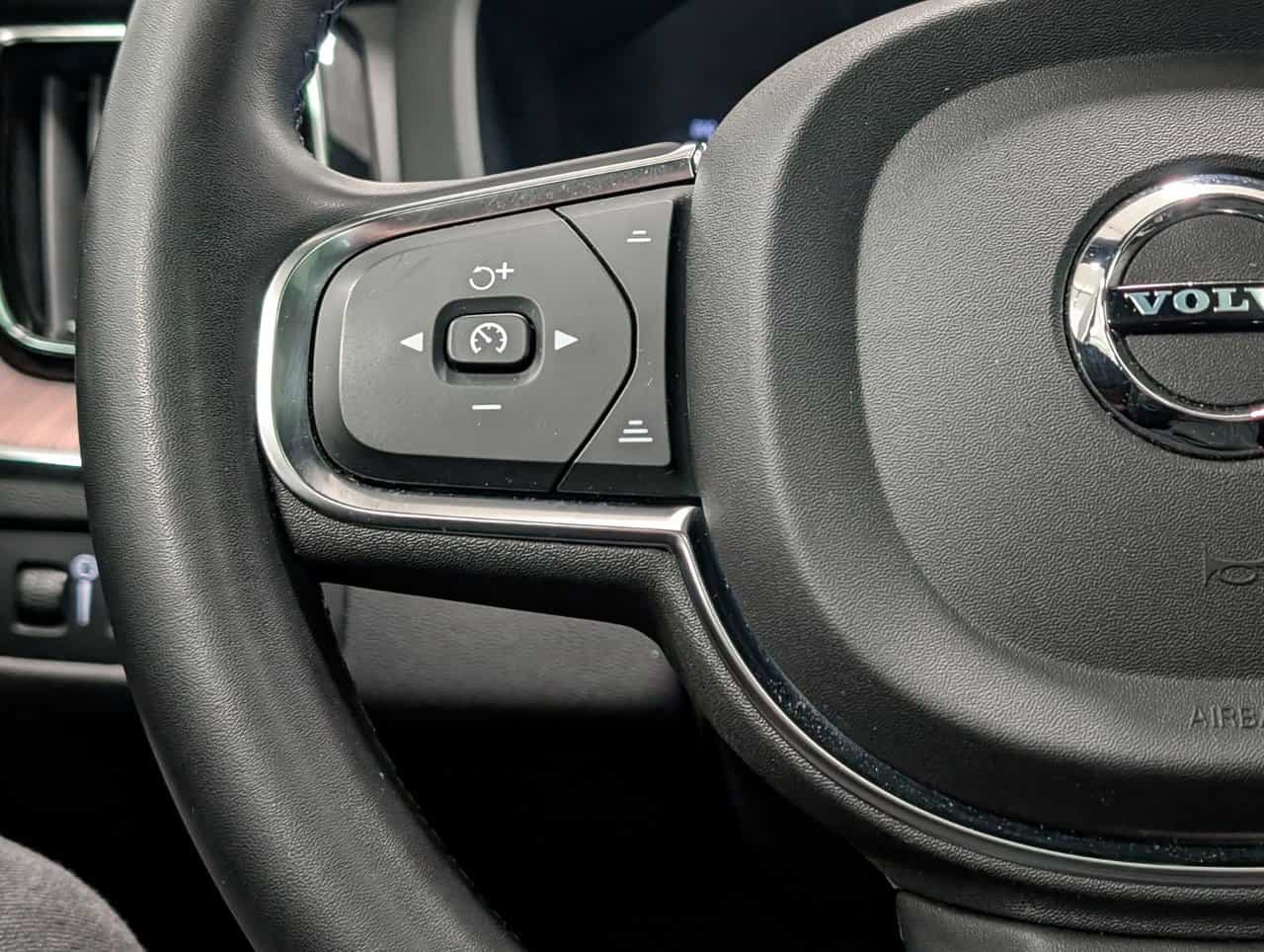 2022 Volvo XC60 Inscrptn Expr Rchrg - Image 20