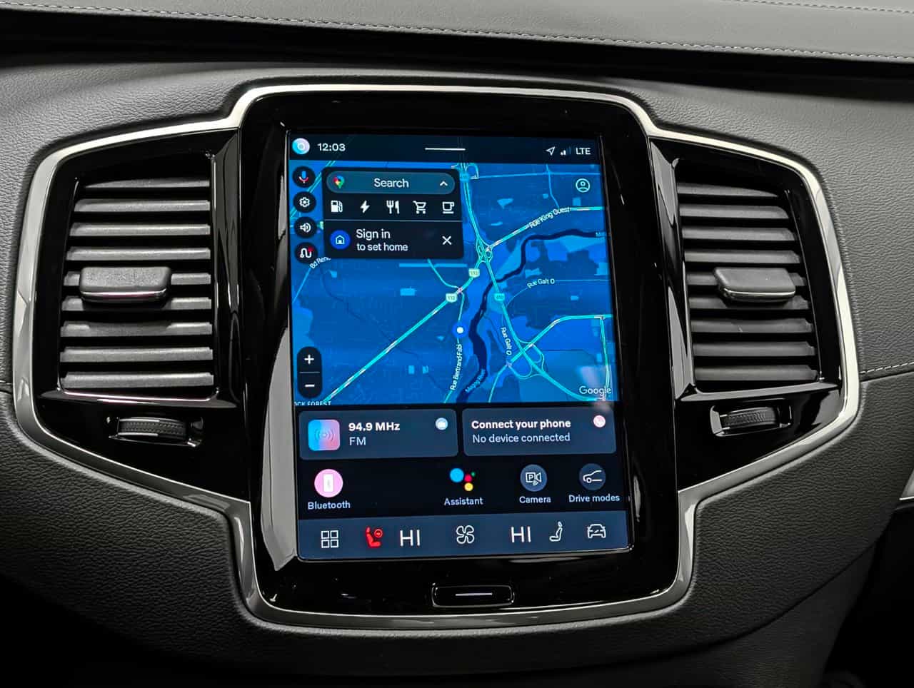 2025 Volvo XC90 T8 AWD Ultra Bright Theme 7-Seater - Image 15