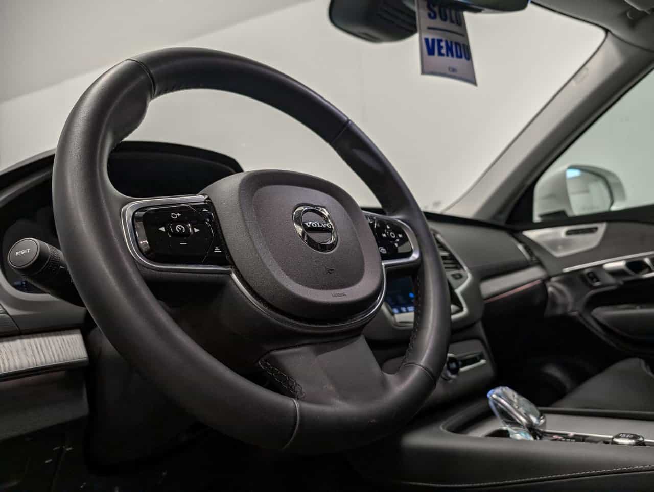 2025 Volvo XC90 T8 AWD Ultra Bright Theme 7-Seater - Image 8