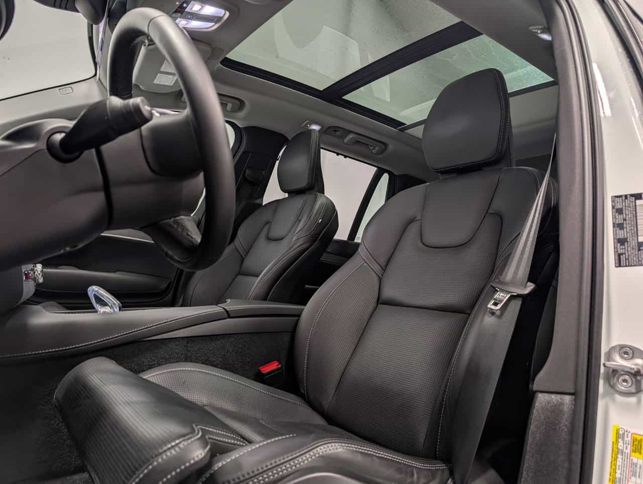 2025 Volvo XC90 T8 AWD Ultra Bright Theme 7-Seater - Image 9