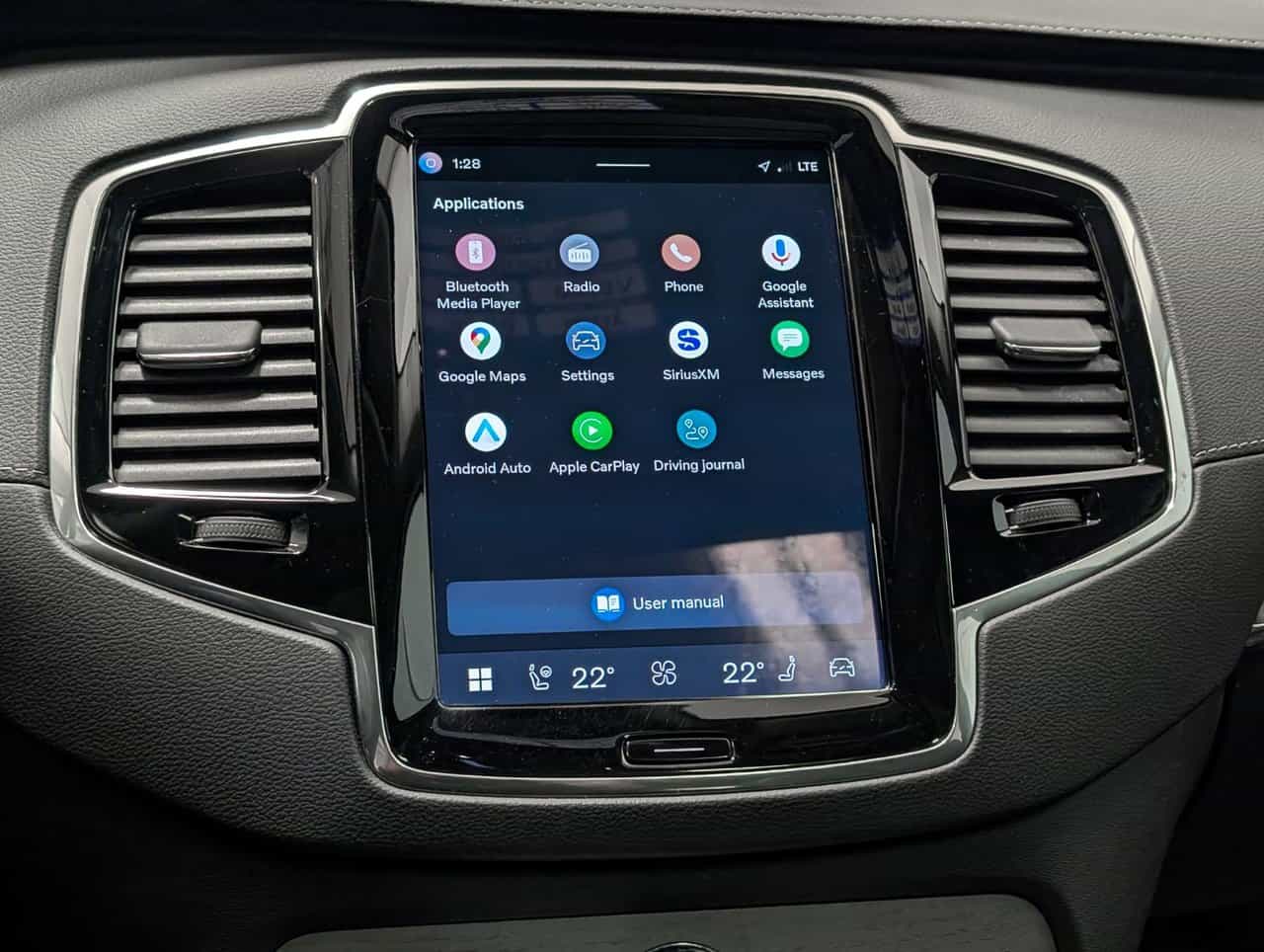 2025 Volvo XC90 T8 AWD Ultra Bright Theme 7-Seater - Image 13