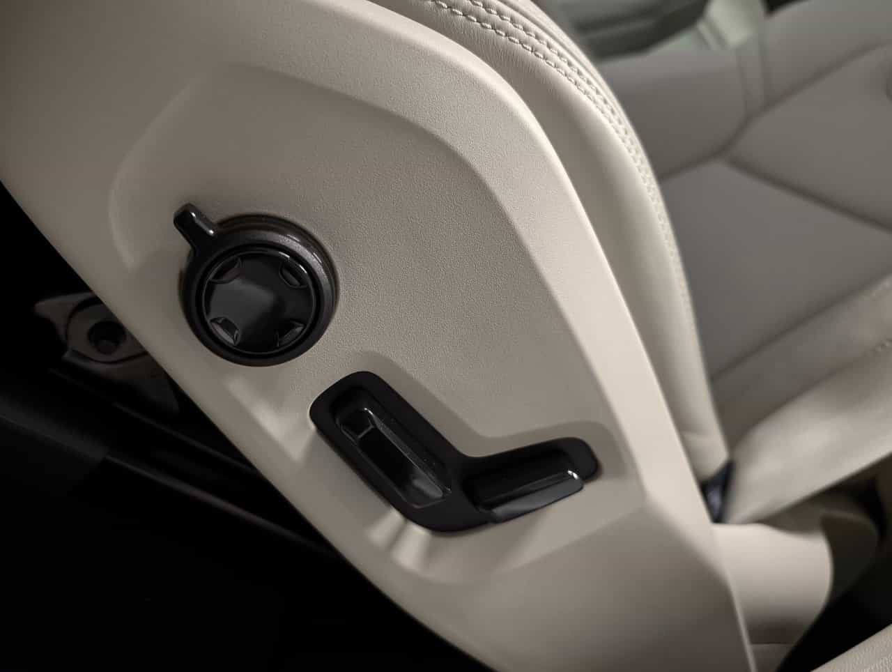 Image 10 Volvo XC60 Recharge Ultra 2025