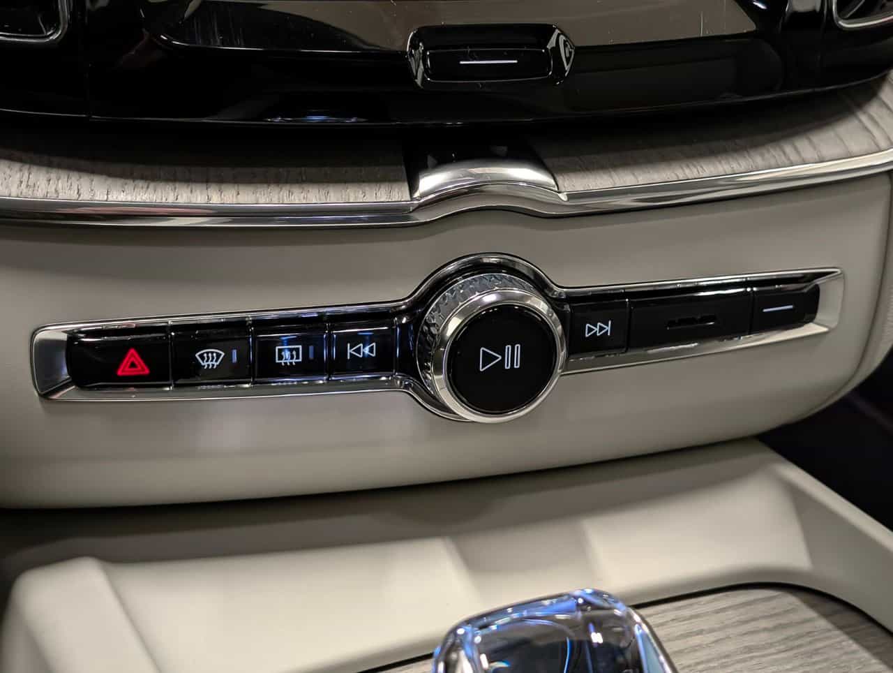 2025 Volvo XC60 Recharge Ultra - Image 19