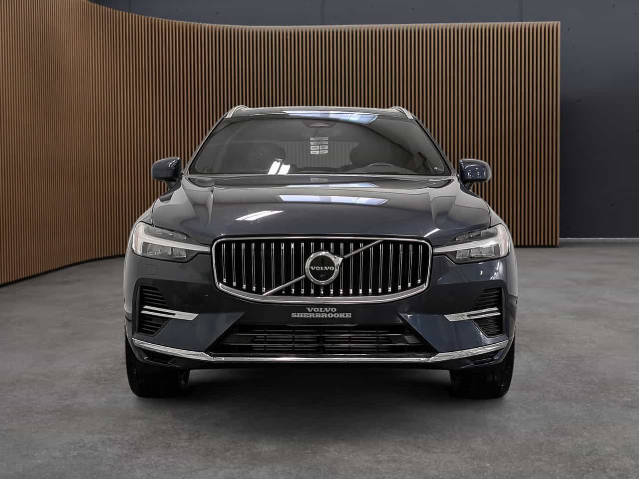 2023 Volvo XC60 Recharge Ultimate - Image 3