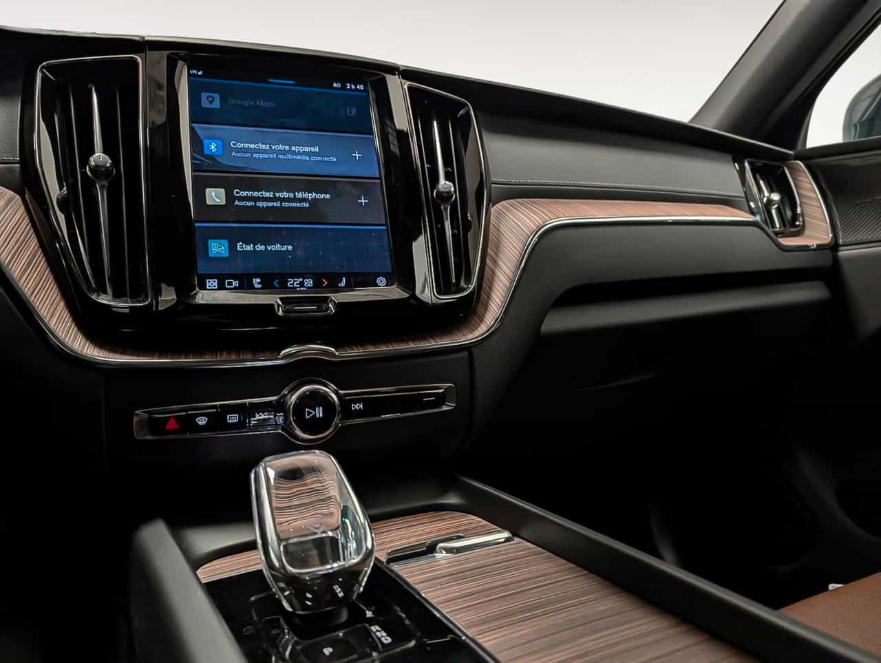 2023 Volvo XC60 Recharge Ultimate - Image 13