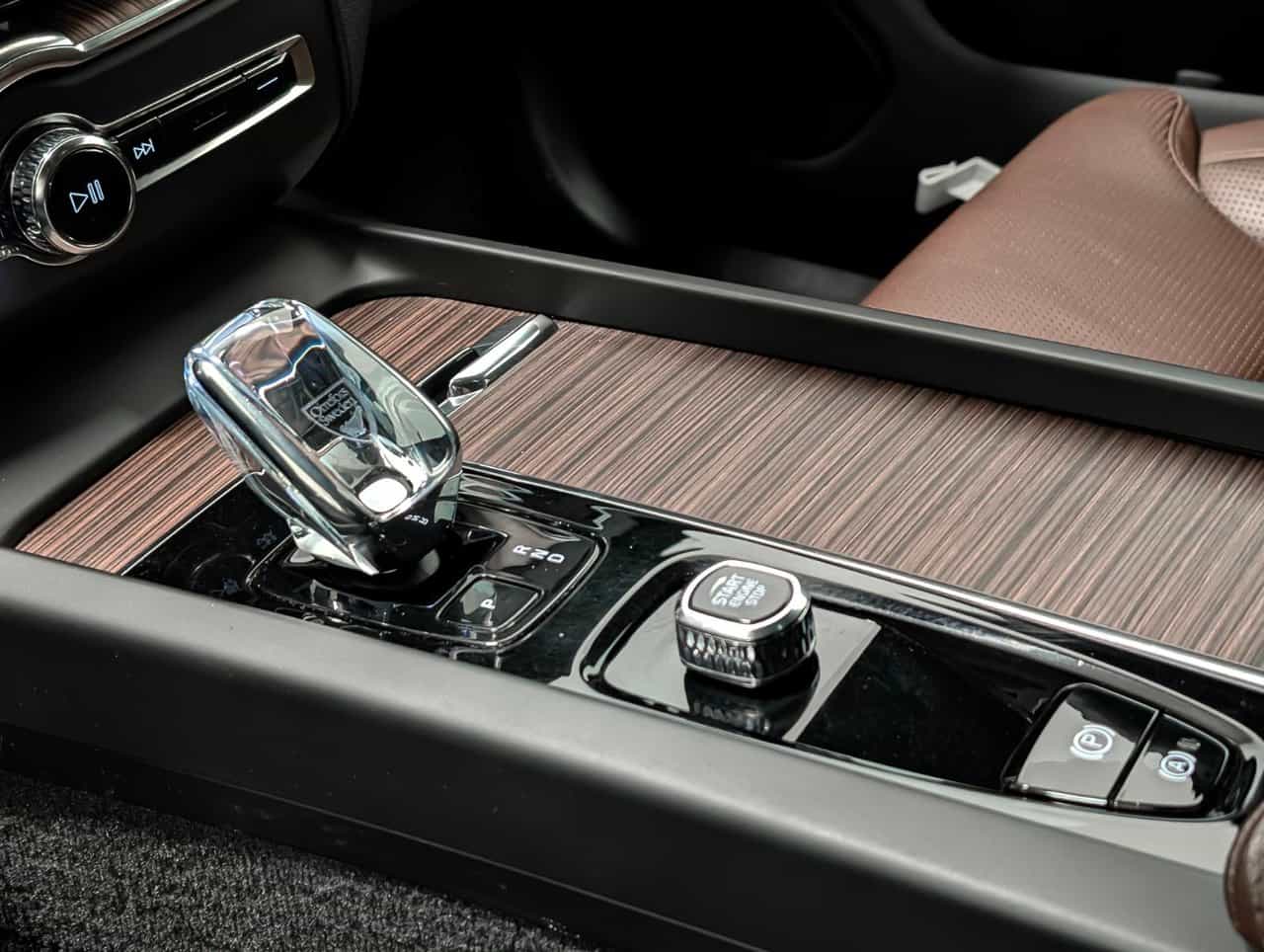 2023 Volvo XC60 Recharge Ultimate - Image 17