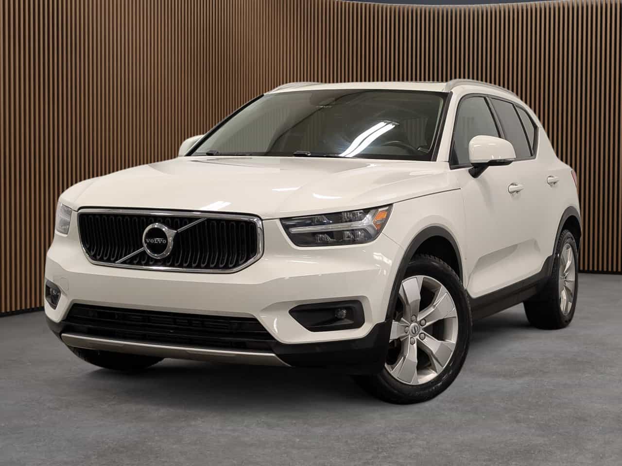 Image 1 Volvo XC40 Momentum 2020