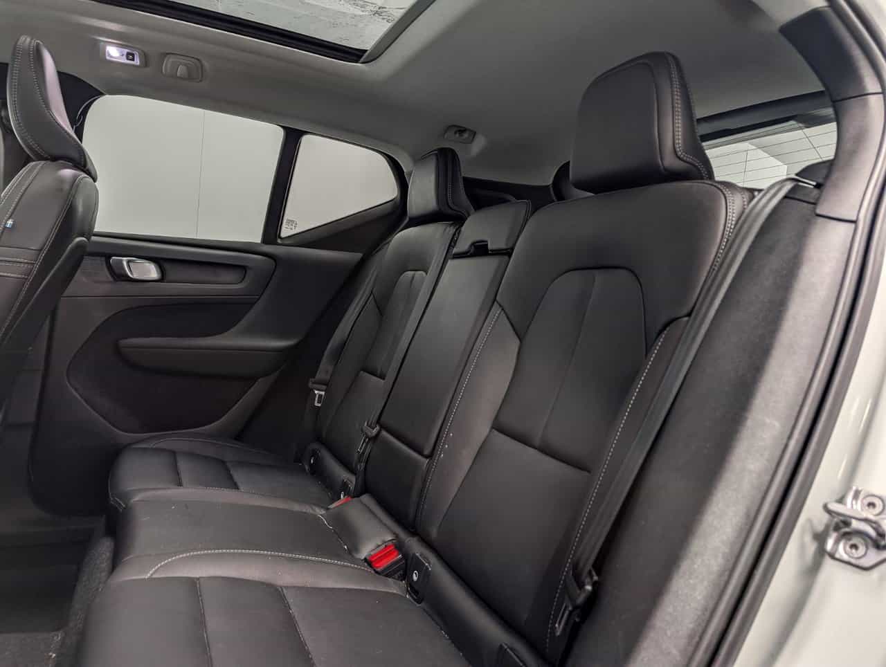 2020 Volvo XC40 Momentum - Image 10