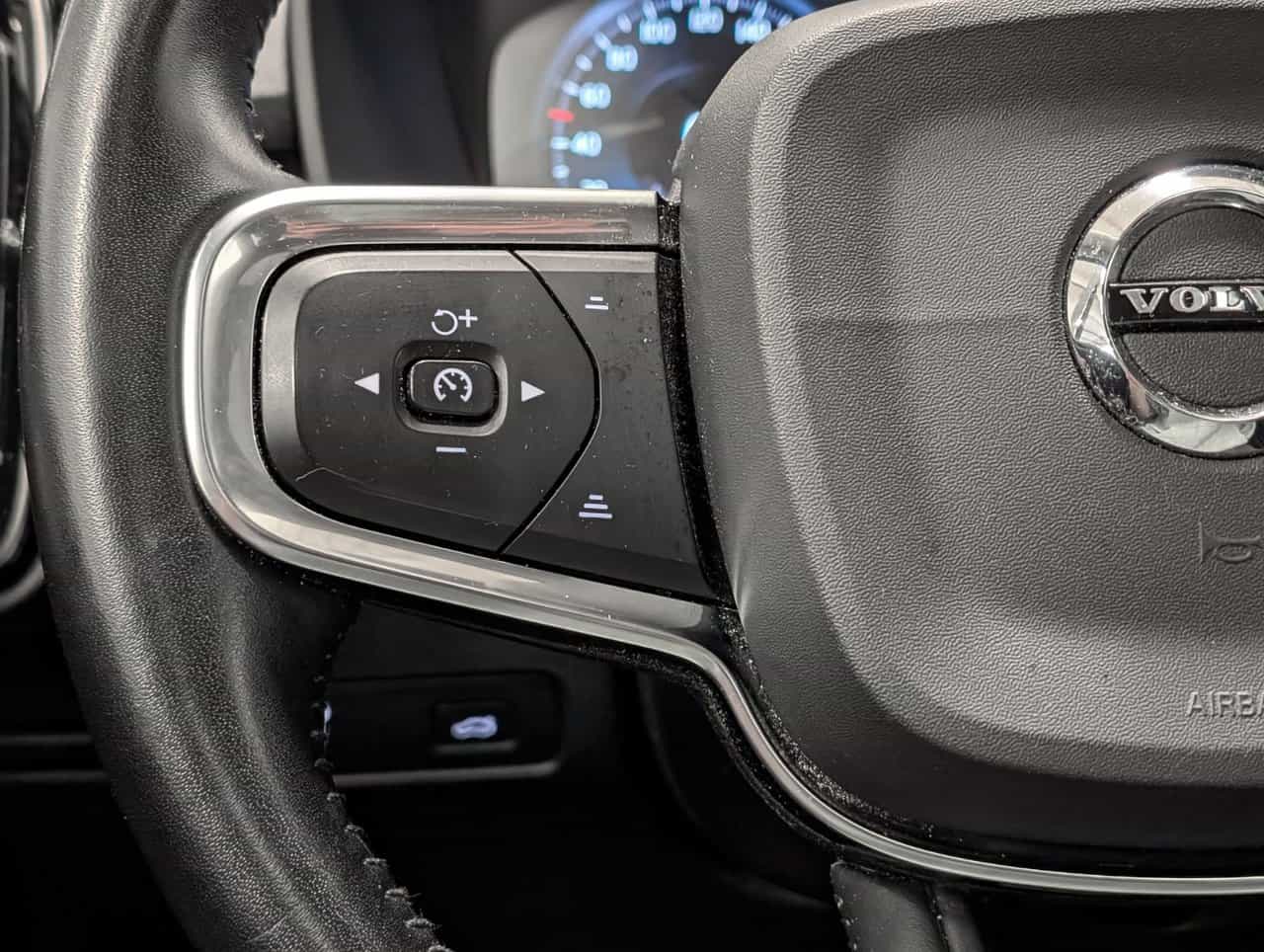 Image 17 Volvo XC40 Momentum 2020