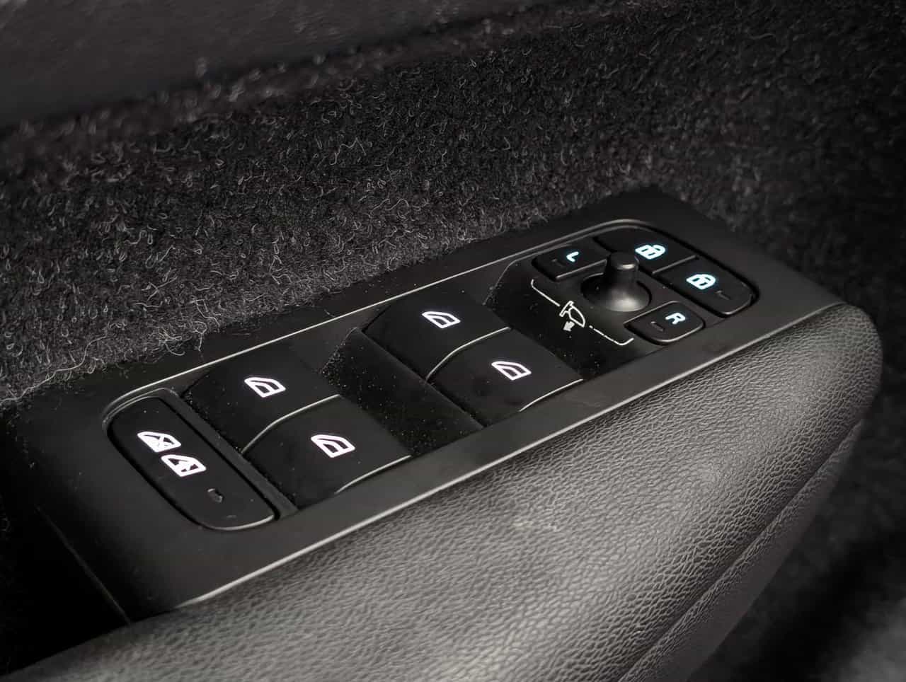 Image 20 Volvo XC40 Momentum 2020