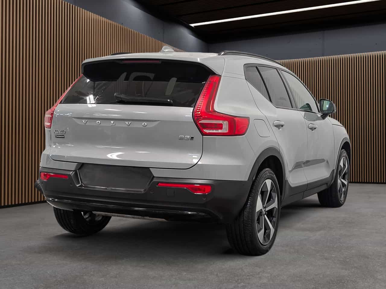 2024 Volvo XC40 B5 - Plus - Image 7