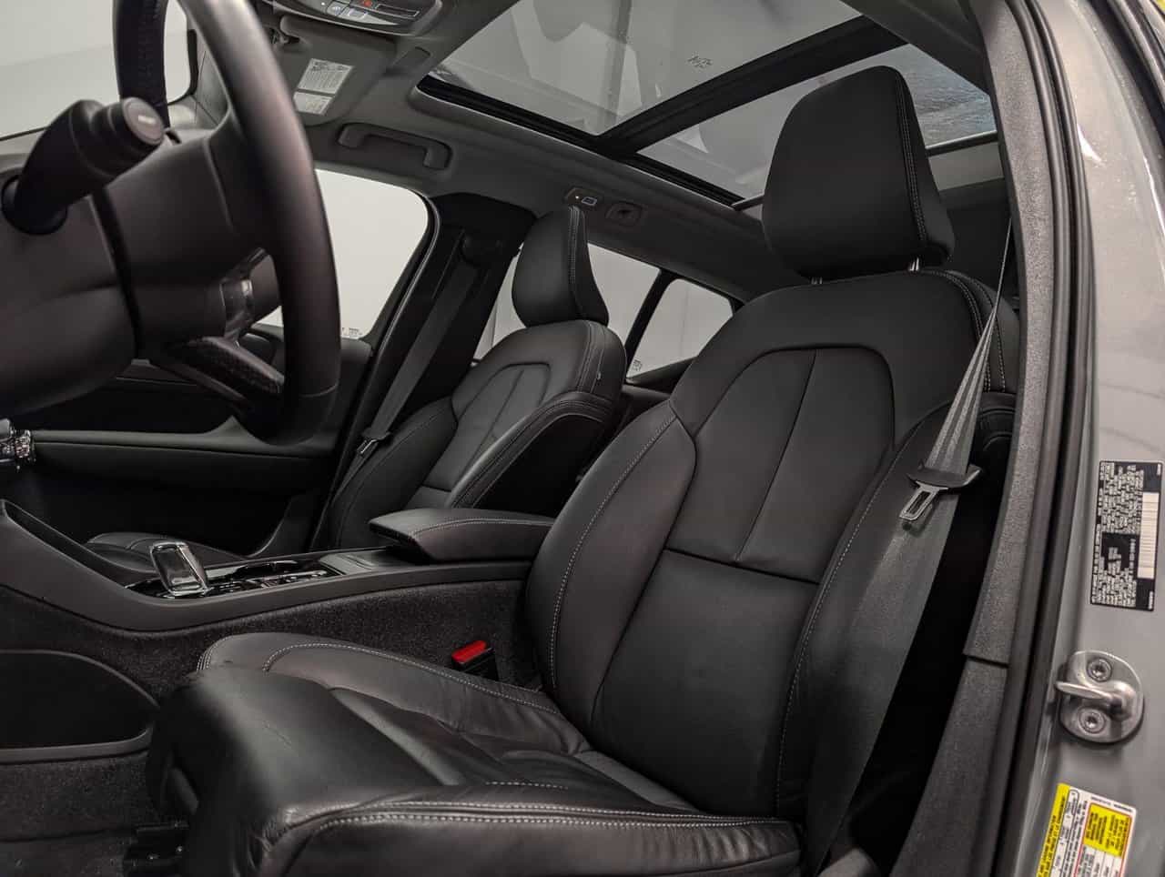 2024 Volvo XC40 B5 - Plus - Image 9