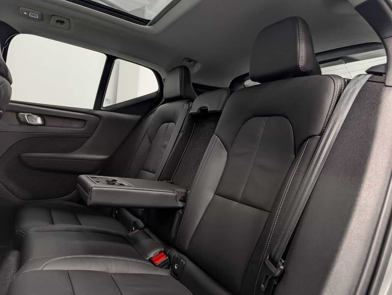 2024 Volvo XC40 B5 - Plus - Image 11