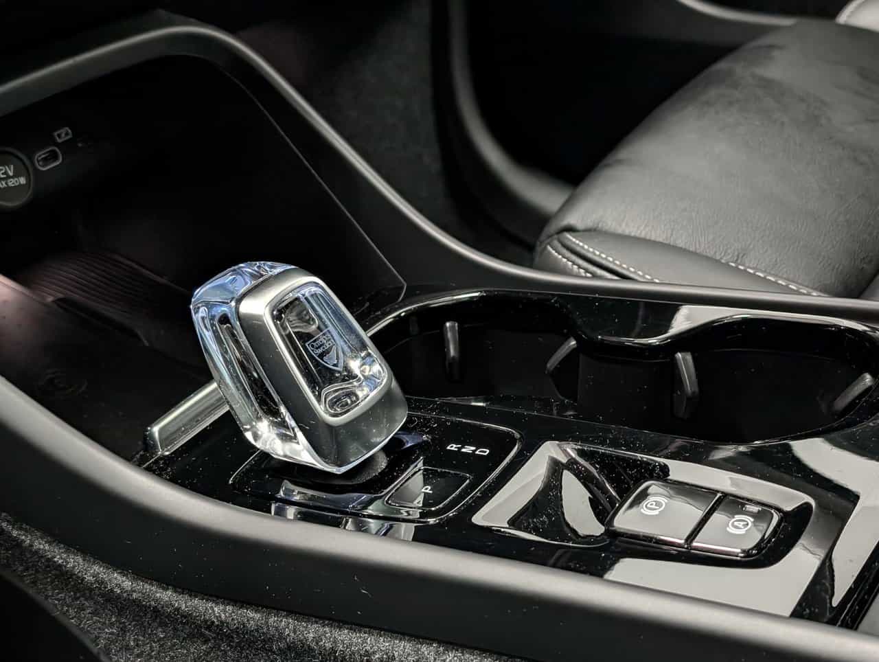 2024 Volvo XC40 B5 - Plus - Image 16