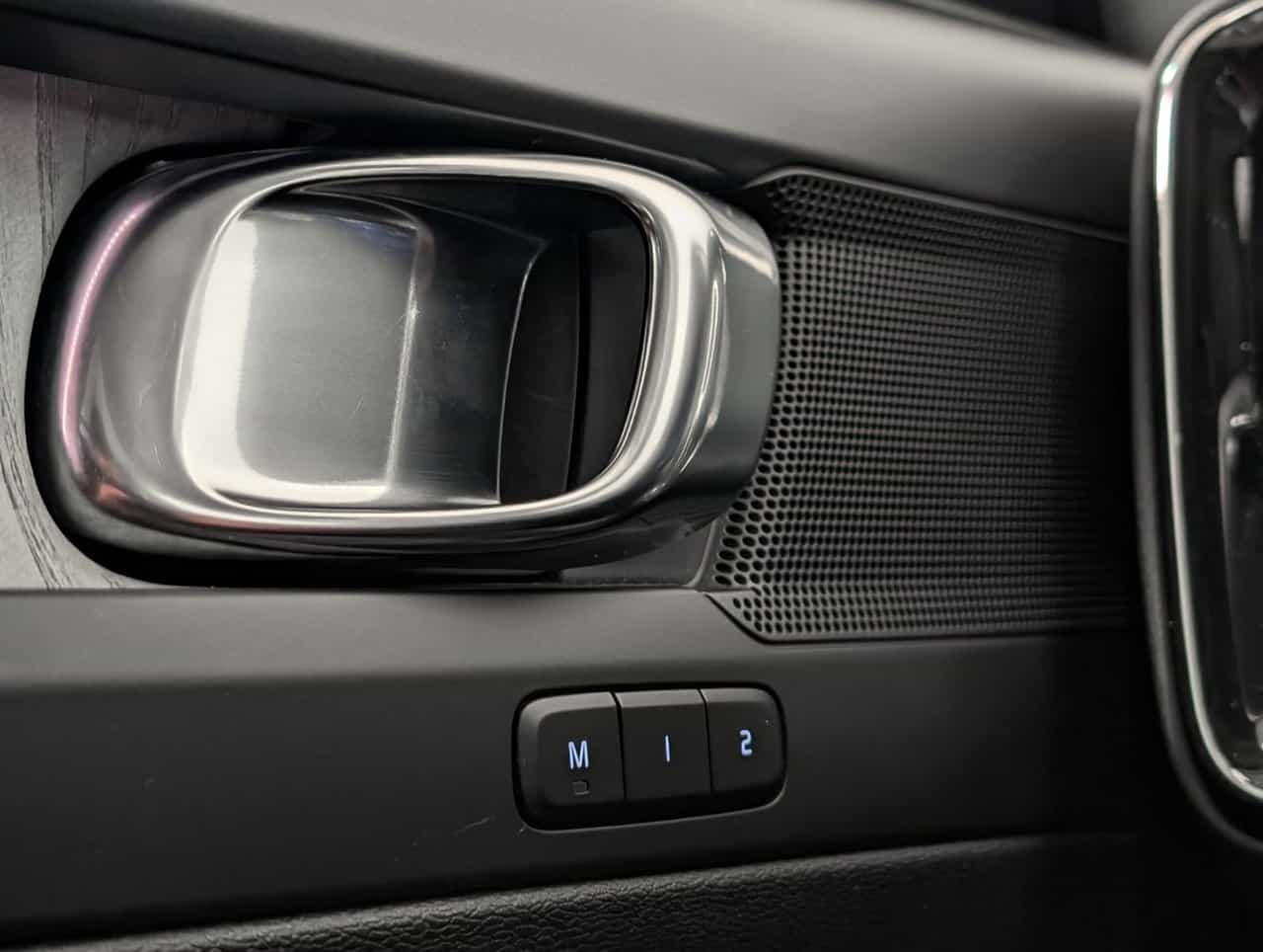 2024 Volvo XC40 B5 - Plus - Image 22