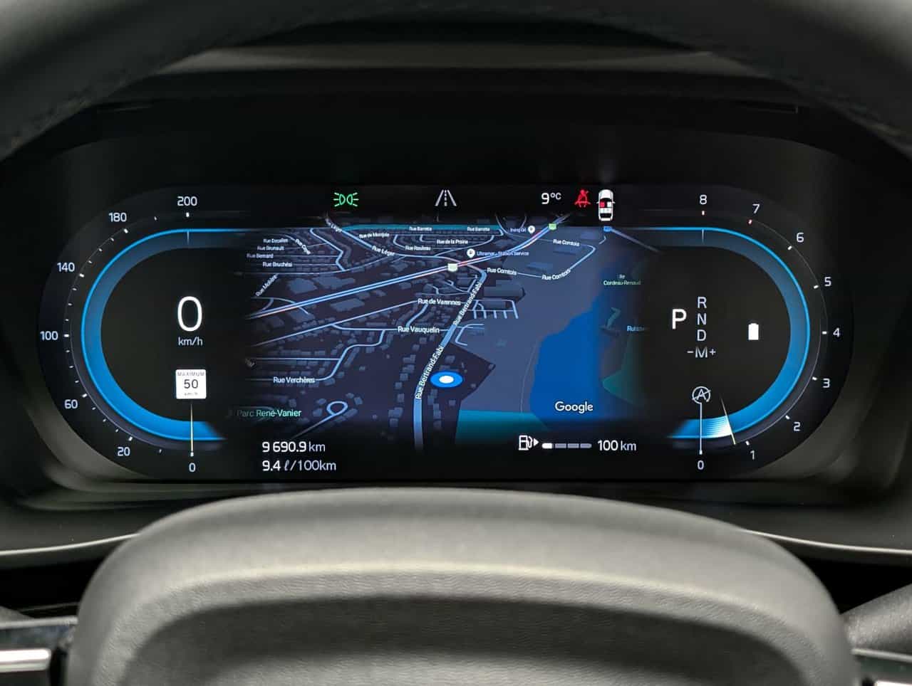 2023 Volvo XC40 Plus Dark B5 - Image 22