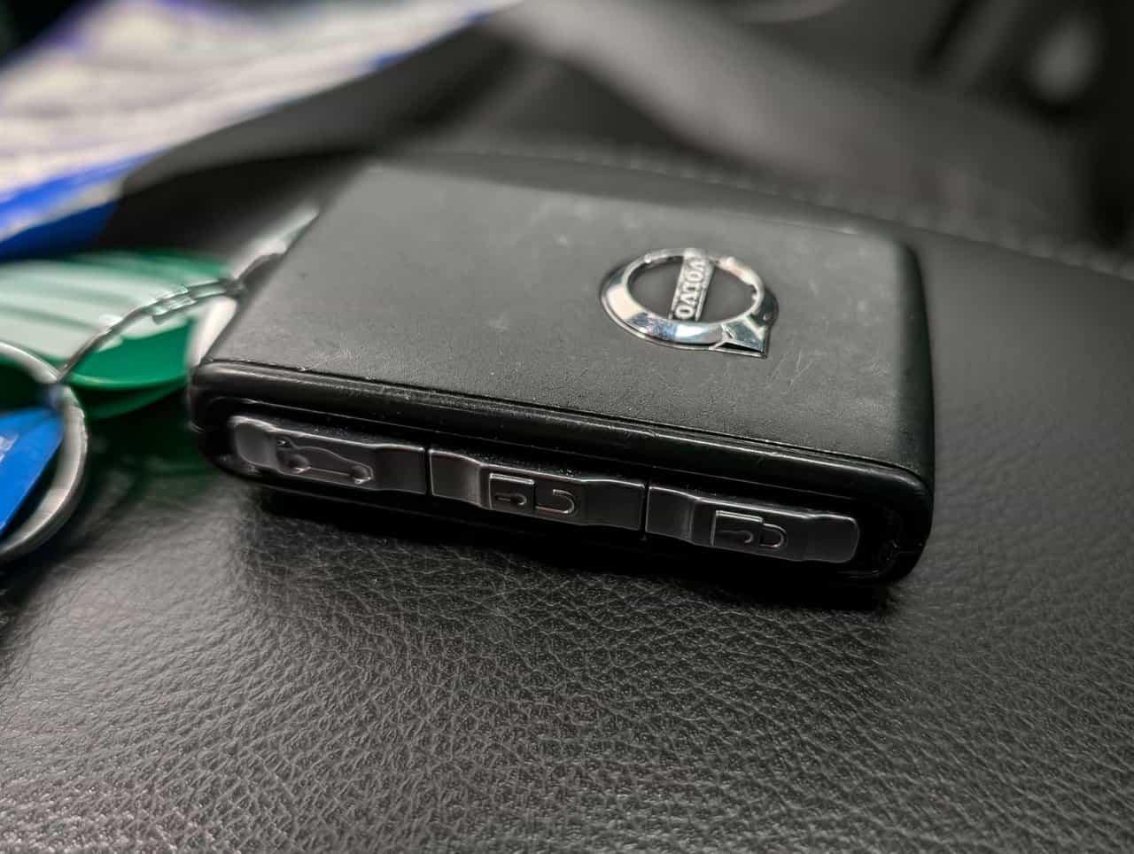 2023 Volvo XC40 Plus Dark B5 - Image 26