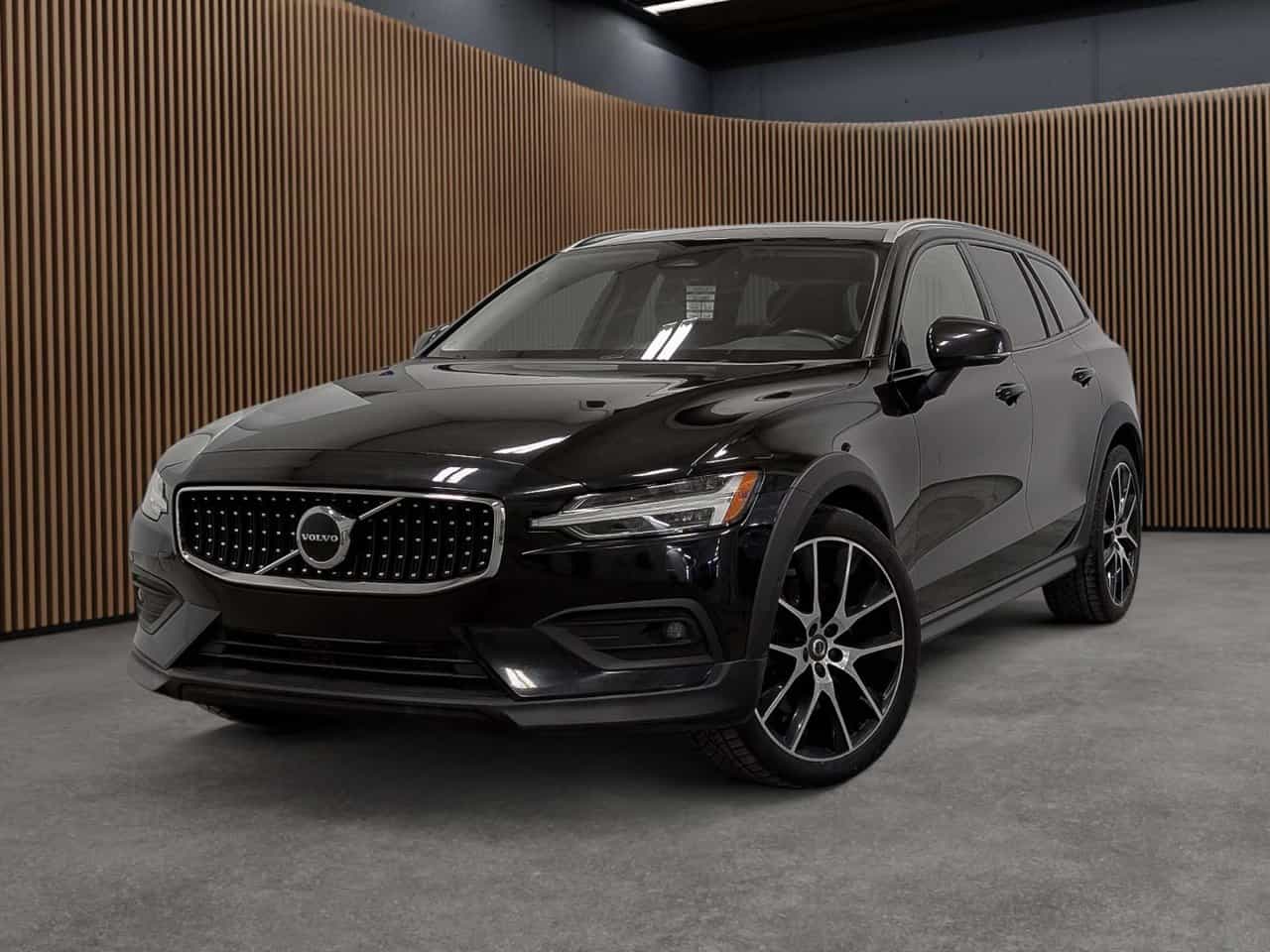 2024 Volvo V60 Cross Country B5 - CC Core - Image 1